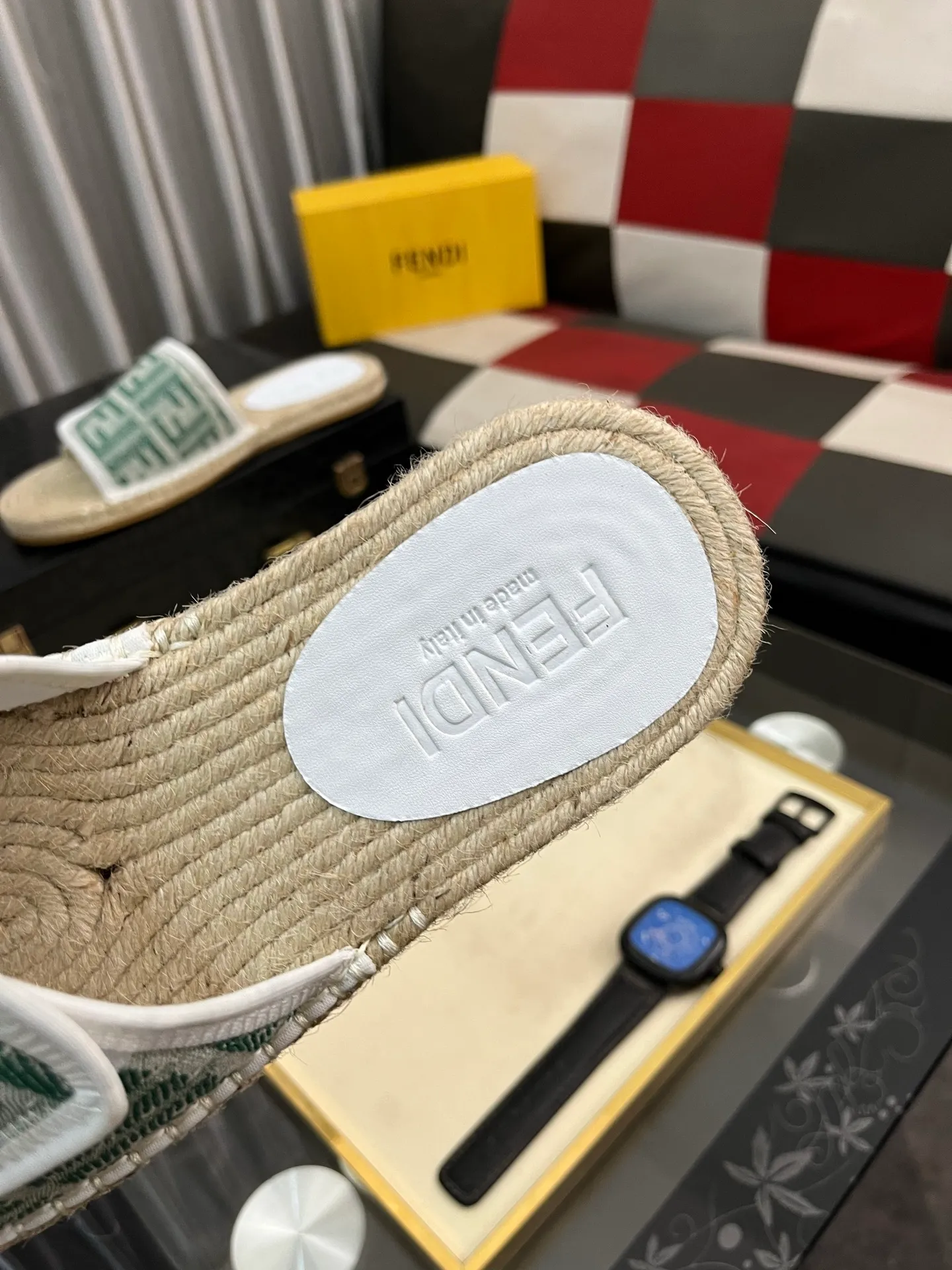 Men's shoes💰320⌚️⌚️[FENDI~Fendi slippers] High-end men's shoes brand official website 1:1 latest masterpiece: original mold customization, fabrics made of imported original materials, upgraded outsole, lighter, top quality in the market, simple and tasteful, a must-have for fashionistas, fashion is at your feet, full of confidence, the same style at the counter👍The season of summer slippers is here. Yardage: 38-44. Can be customized45.46.47